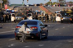 В Белом доме высказались о протестах против высылки нелегалов в Лос-Анджелесе