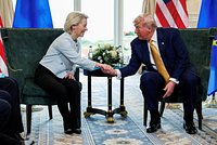 В Брюсселе заявили об отсутствии юридических обязательств в договоренностях с Трампом