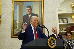 В эффективности борьбы с пошлинами Трампа через суд усомнились