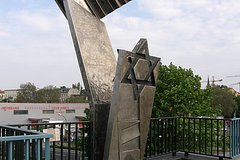 В Германии осквернили памятник депортированным в концлагеря евреям