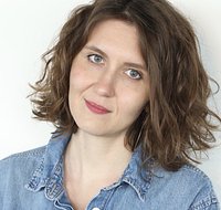 В Новосибирской области пьяные мужчины и женщина устроили перестрелку на парковке