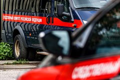 В Новосибирской области пьяные мужчины и женщина устроили перестрелку на парковке