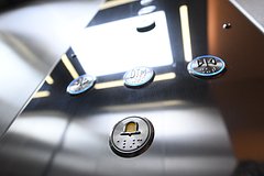 В России начали экономить на лифтах