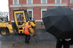 В России прокомментировали предложение запретить укладку асфальта в снег и дождь