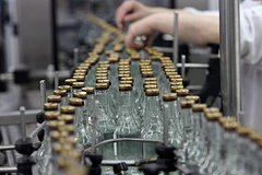 В России резко упало производство водки