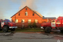 В российском регионе очевидец пытался помочь людям в загоревшемся доме и погиб