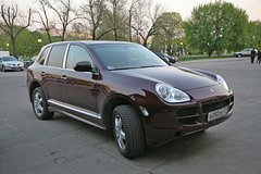 В российском регионе приставы передали конфискованный Porsche на нужды СВО