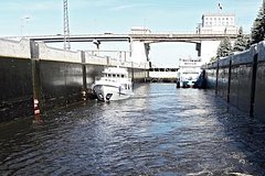 Важный для навигации в России шлюз открыли досрочно