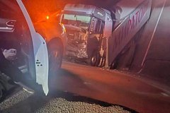 Водитель грузовика пострадал при обрушении моста в Брянской области