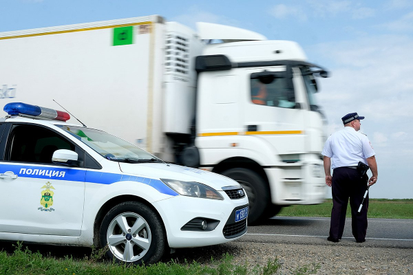 Водителя грузовика в российском регионе оштрафовали за отказ проверить машину на наличие дронов. Что известно?