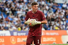 Вратарь-чемпион пропустит товарищеские матчи сборной России