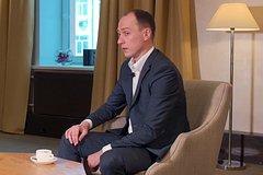 Выдающая микрокредиты компания купила российский банк