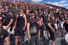 Выкрикивающие &laquo;Слава нации&raquo; украинские болельщики попали на видео