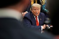 &laquo;Забрать все&raquo;. Трамп заявил Макрону, что Путин хочет продолжать наступление на Украине