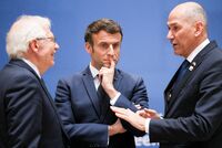 Захарова оценила переговоры России и Украины
