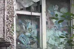 Женщина накопила две тонны мусора в своей квартире в хрущевке