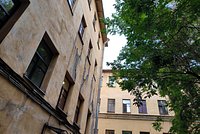 Жильцы разваливающегося дома по соседству с обрушившимся в Астрахани забили тревогу